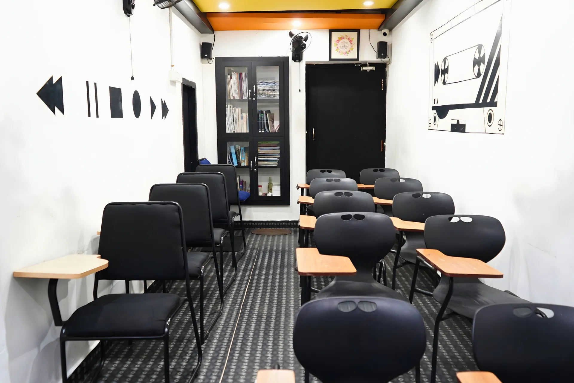 Students attending a sound engineering lecture at Soundpoint Pro